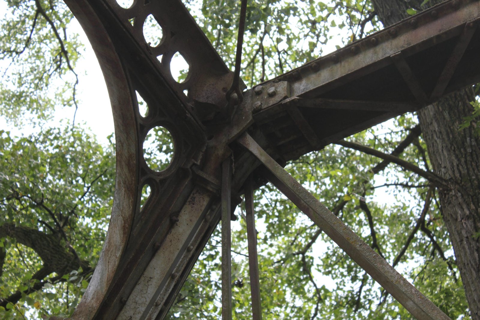 Upper angle connection